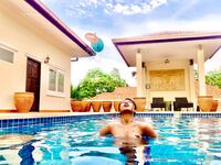 aenattha pattaya  streat meat