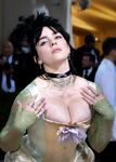 Billie Eilish tits