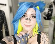Zayuri - Neon Cosplay Set