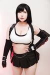 Uyuyu Tifa Cosplay