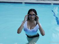 Farha Khalidi Onlyfans Album Leak