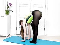 Tatiana kurdyumova yoga in black tights