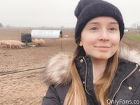 Kitten Sophie / KiraBee Onlyfans 2