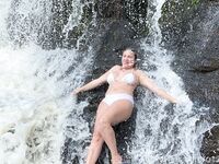 Loira Praiana Hot Photos