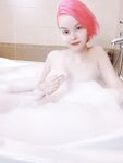 Helly Valentine - Bubble Bath