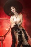 Disharmonica Burlesque Dimitrescu
