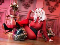 Helly Valentine - Modeus