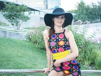 Jeny Smith with yellow heels