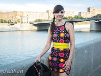 Jeny Smith with yellow heels