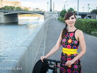 Jeny Smith with yellow heels