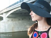 Jeny Smith with yellow heels