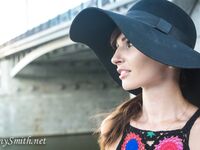 Jeny Smith with yellow heels