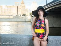 Jeny Smith with yellow heels