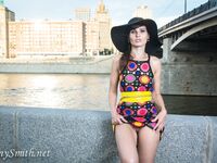 Jeny Smith with yellow heels