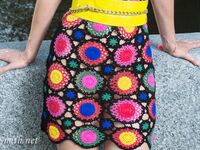 Jeny Smith with yellow heels