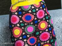 Jeny Smith with yellow heels