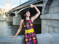 Jeny Smith with yellow heels