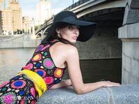 Jeny Smith with yellow heels