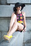 Jeny Smith with yellow heels