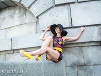 Jeny Smith with yellow heels