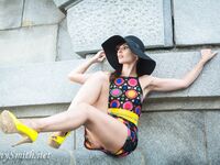 Jeny Smith with yellow heels