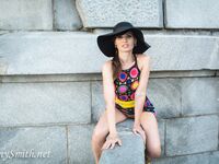 Jeny Smith with yellow heels