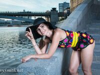 Jeny Smith with yellow heels