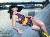 Jeny Smith with yellow heels