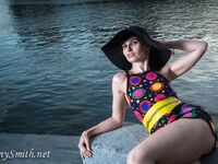 Jeny Smith with yellow heels