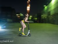 Jeny Smith with yellow heels