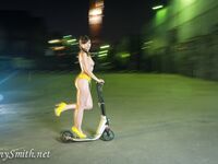 Jeny Smith with yellow heels