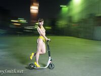 Jeny Smith with yellow heels