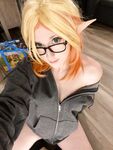 Gamer Elf selfies