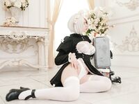 Alina Becker – 2B Maid