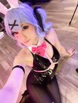 Rabbit-Hole Miku Selfies