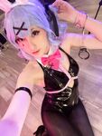 Rabbit-Hole Miku Selfies