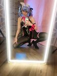 Rabbit-Hole Miku Selfies