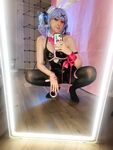 Rabbit-Hole Miku Selfies