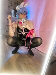 Rabbit-Hole Miku Selfies