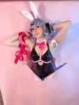 Rabbit-Hole Miku Selfies