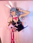 Rabbit-Hole Miku Selfies