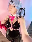 Rabbit-Hole Miku Selfies