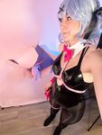 Rabbit-Hole Miku Selfies
