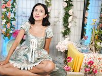 Azzy Atticus Spring Flowers