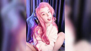 Helly Valentine - 21 Seraphine