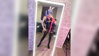Rabbit-Hole Miku Selfies